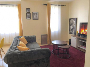 A touch of modern 2 Bedroom Apartment